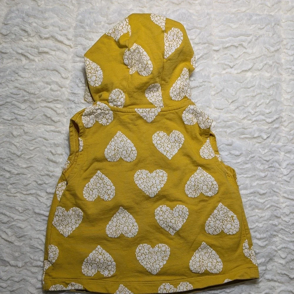 Carter's Toddler Mustard Hooded Vest | Heart Print |‎ 24M